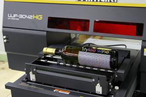 Printing on cylindrical objects